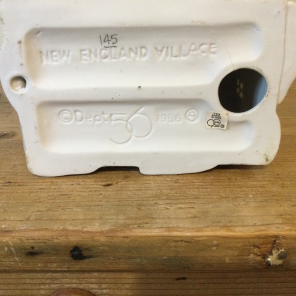 Department 56 New England Village “Brick Town Hall” 1985 No Box - Picture 4 of 5